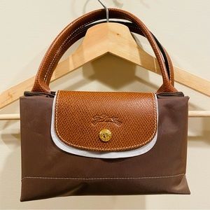 SOLD! Longchamp Medium Le Pliage Tote